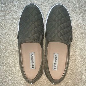 Steve Madden Slip-ons